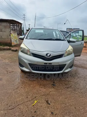 Toyota Vitz 1.3 AWD 3dr 2011 Gray