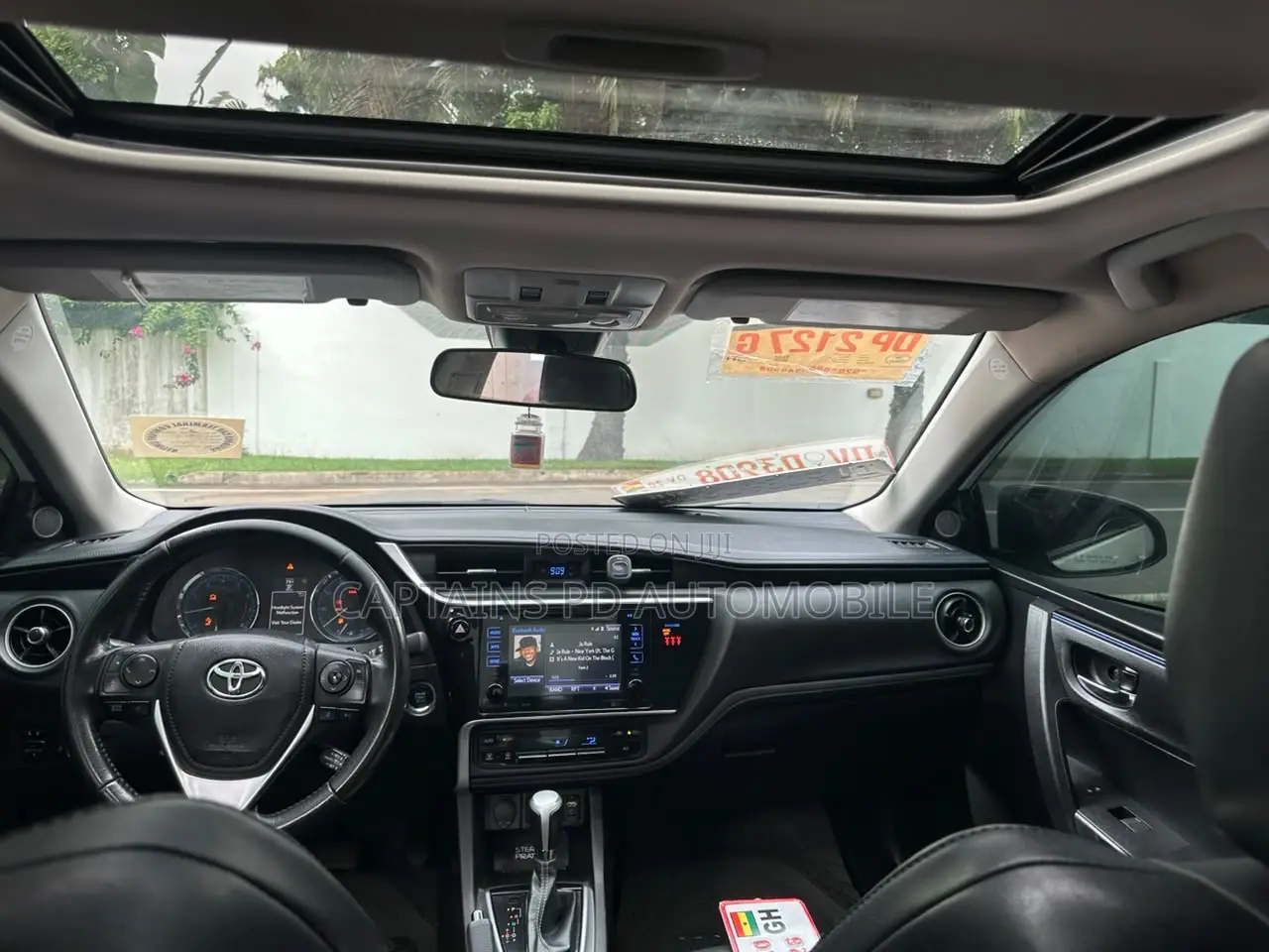 Toyota Corolla 2018 White