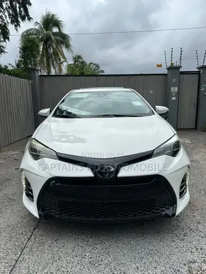 Toyota Corolla 2018 White