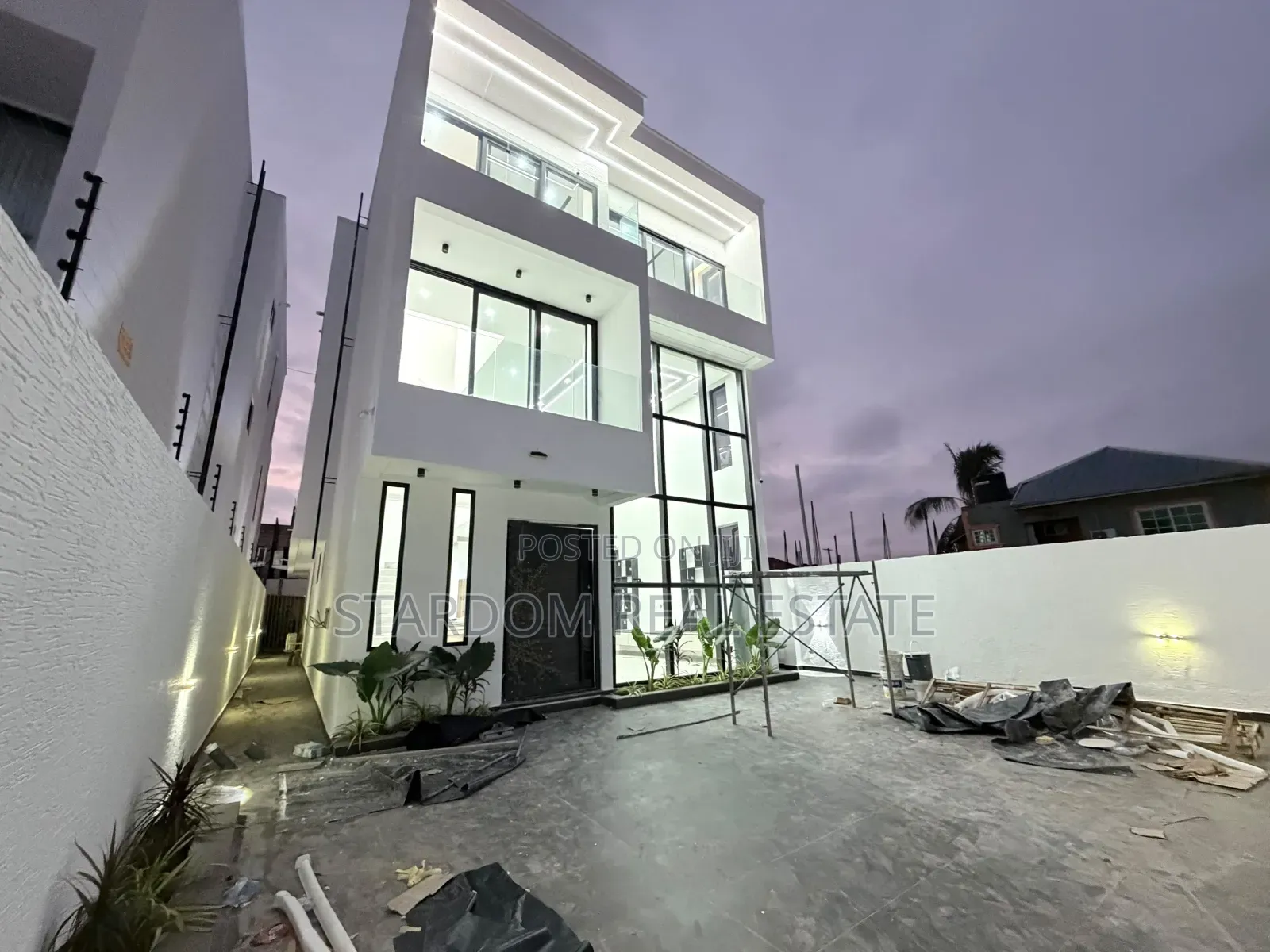 4bdrm Duplex in Nanakrom, School Junction for sale