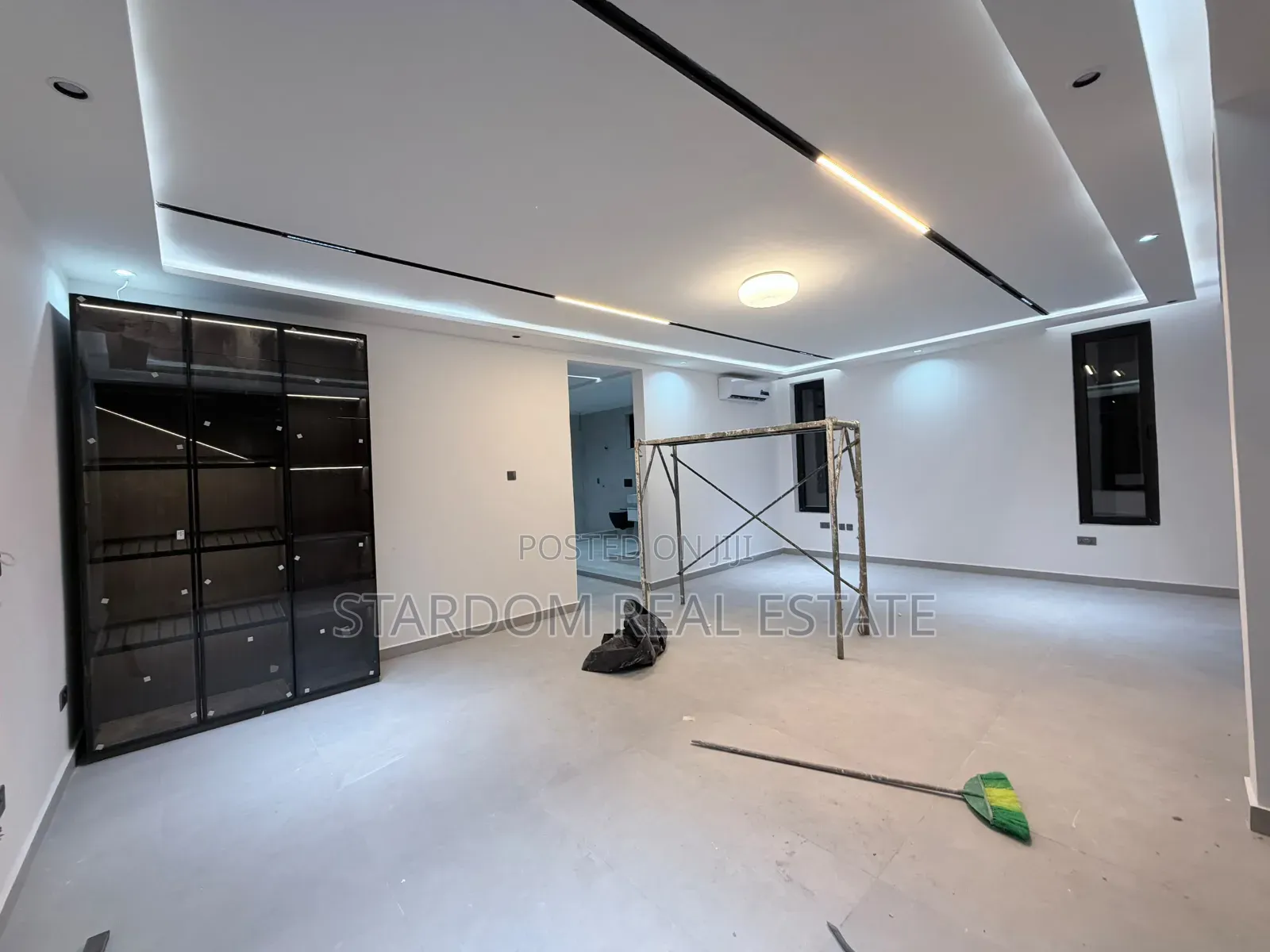 4bdrm Duplex in Nanakrom, School Junction for sale