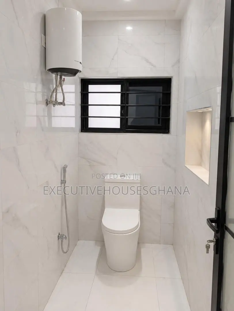 3bdrm House in Executivehousesghana, Lake Side Estate for sale