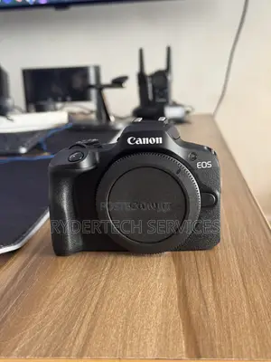 Canon EOS R100 Mirrorless Camera With Kit Lense