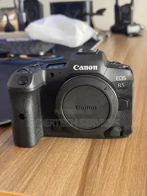 Canon EOS R5 Mirrorless Camera