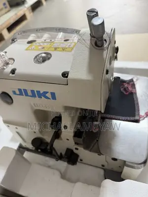 Juki MO 6700 Knitting Machine