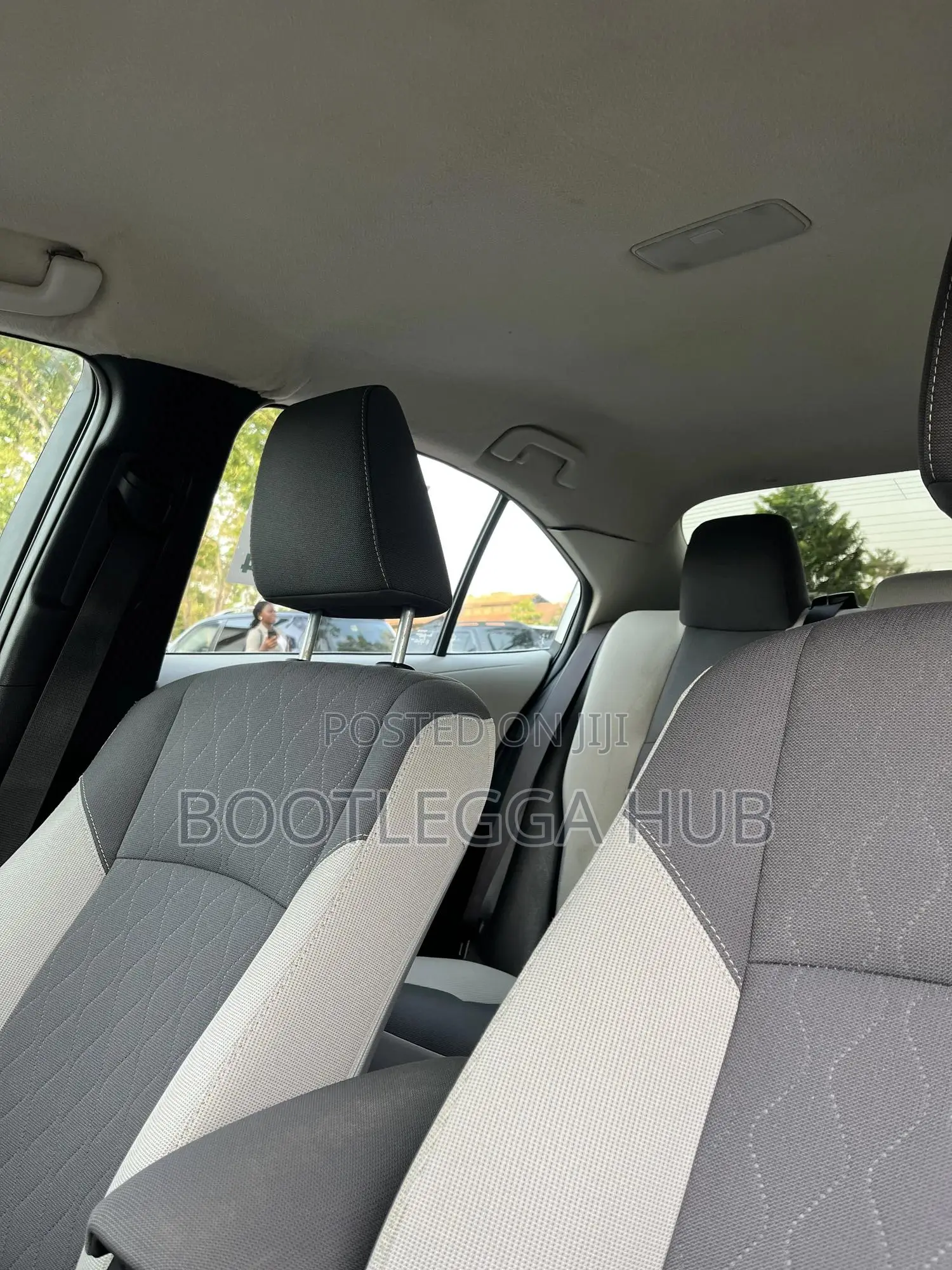 Toyota Corolla LE 2023 Silver