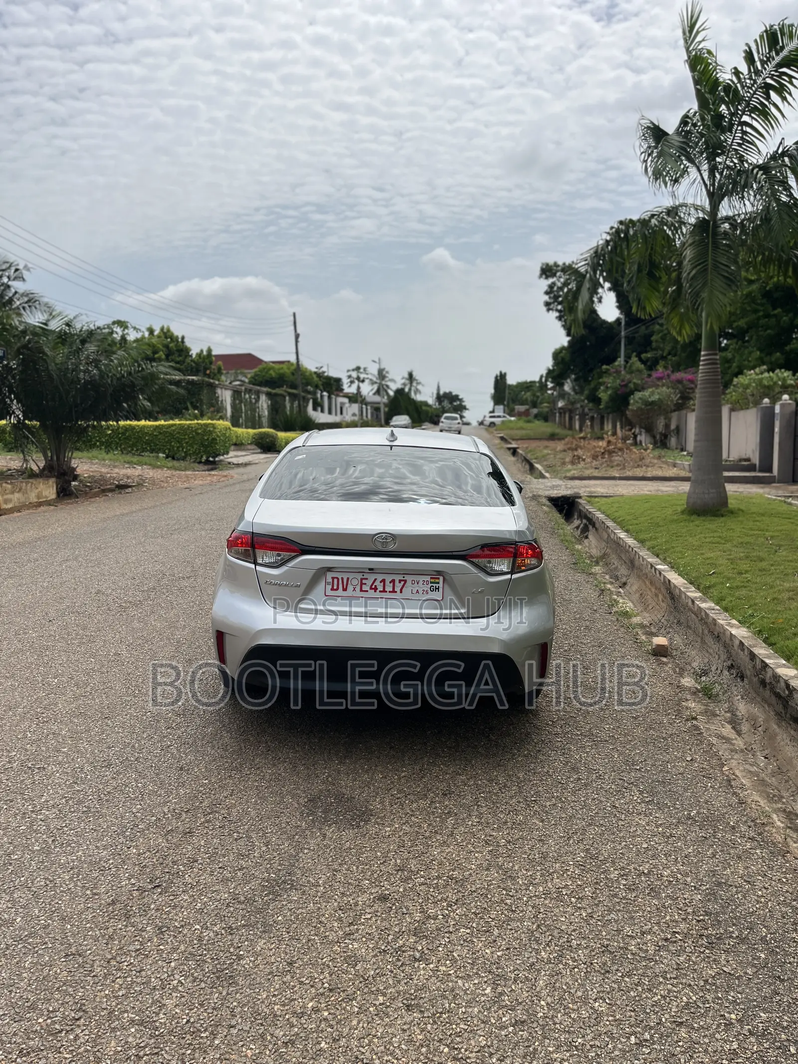 Toyota Corolla LE 2023 Silver