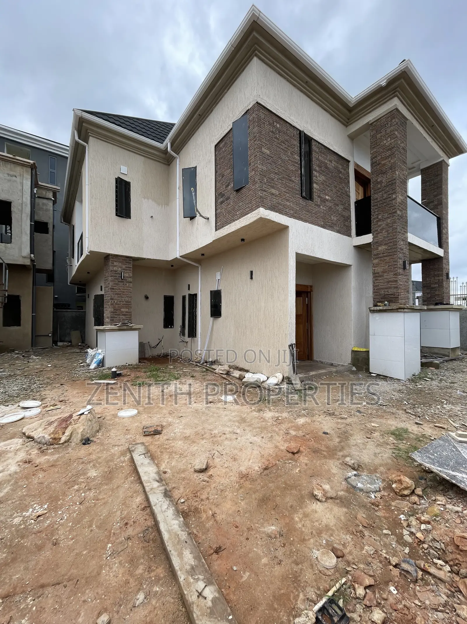 5bdrm Townhouse/Terrace in Zenith Properties, Round About for sale