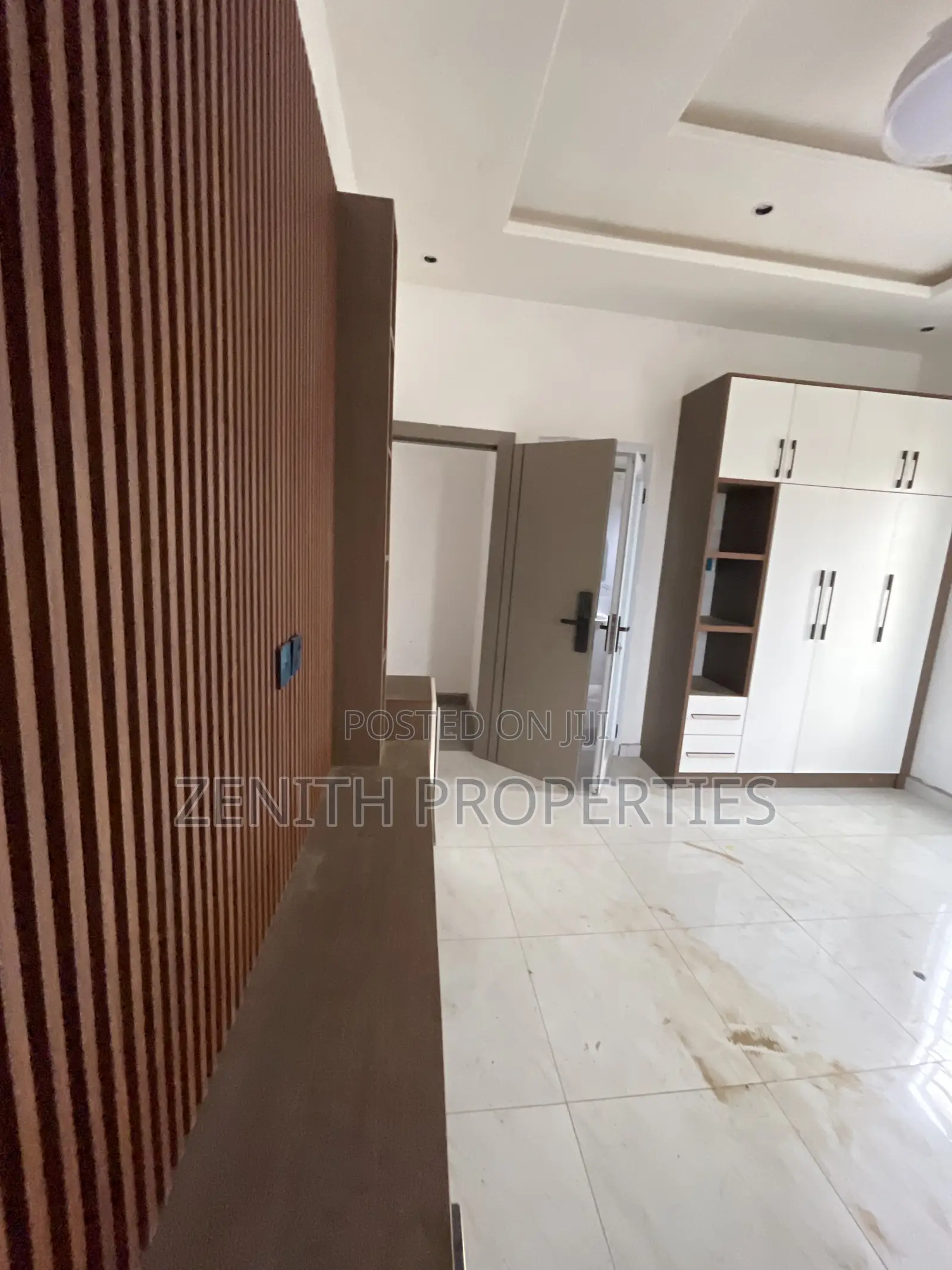5bdrm Townhouse/Terrace in Zenith Properties, Round About for sale