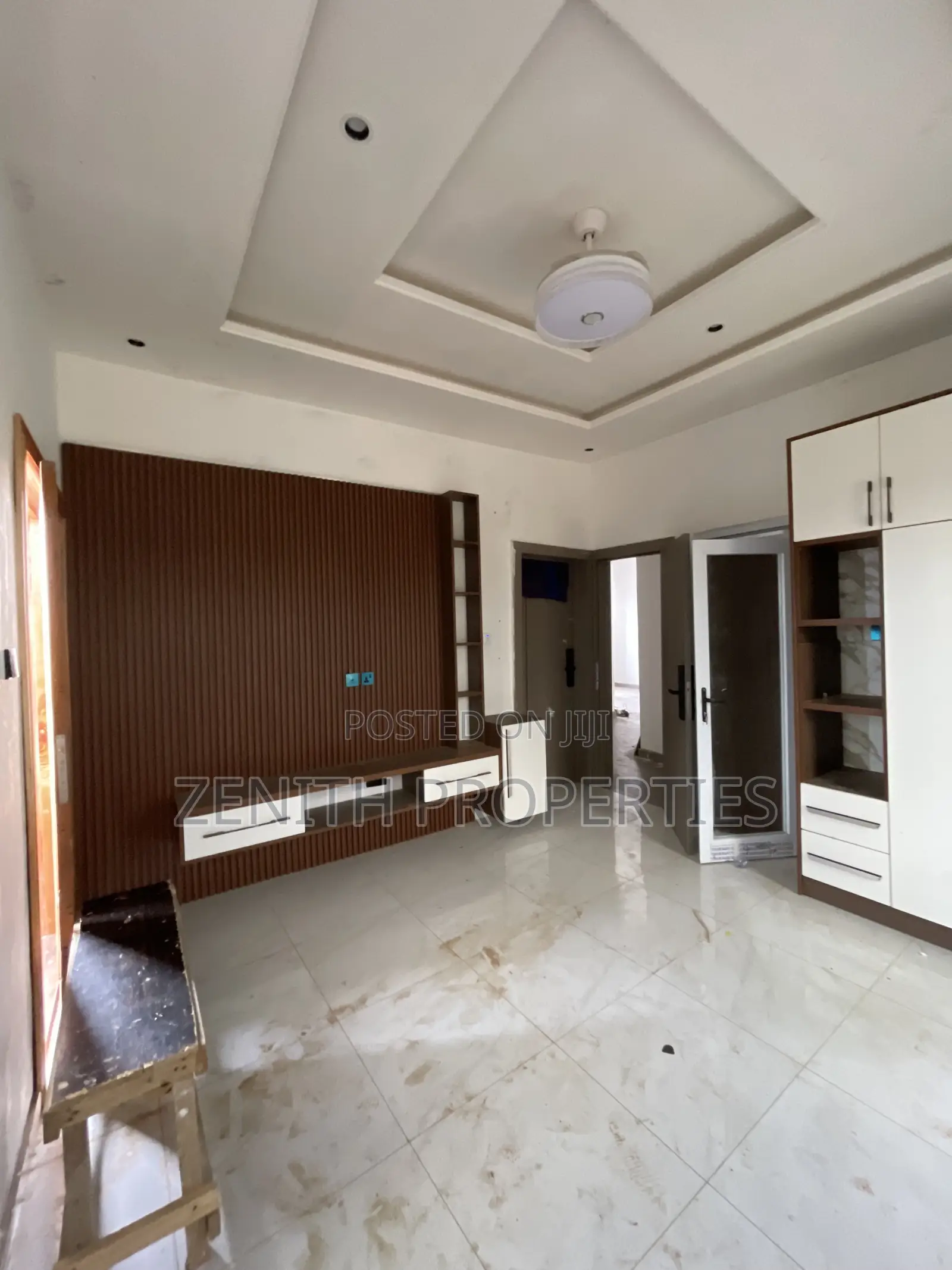 5bdrm Townhouse/Terrace in Zenith Properties, Round About for sale