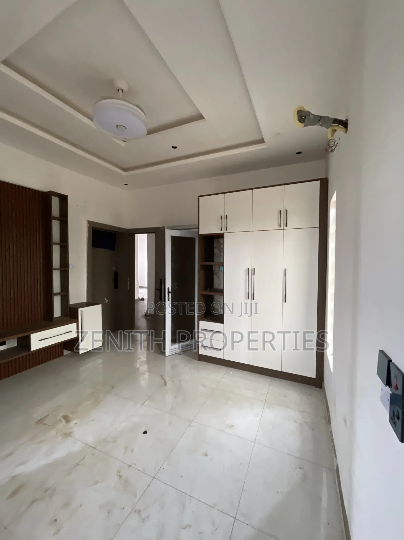 5bdrm Townhouse/Terrace in Zenith Properties, Round About for sale