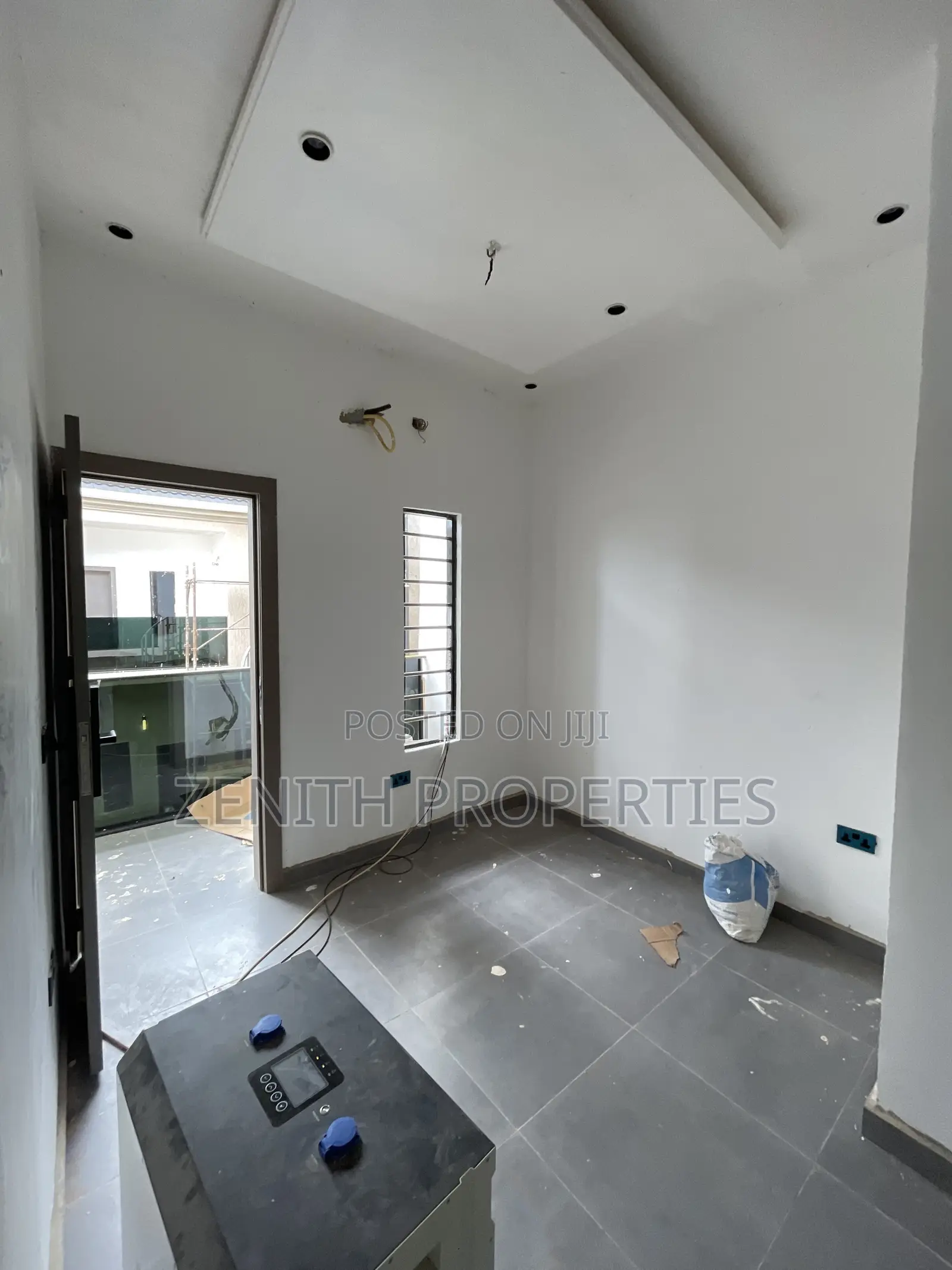 5bdrm Townhouse/Terrace in Zenith Properties, Round About for sale