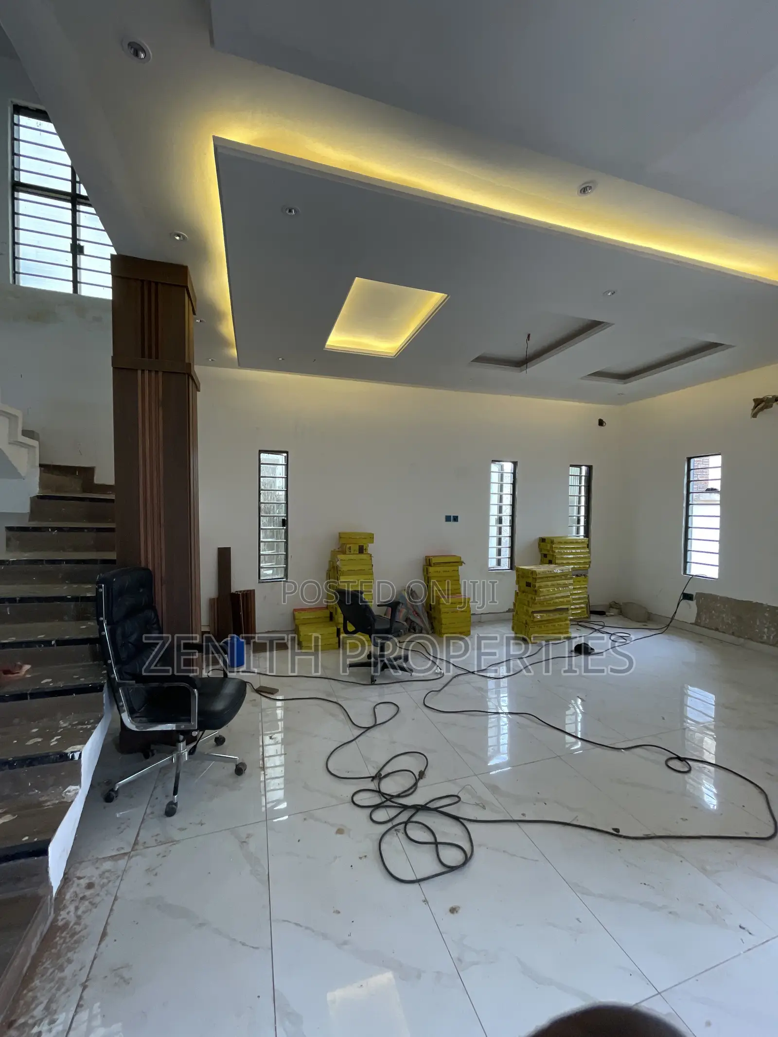 5bdrm Townhouse/Terrace in Zenith Properties, Round About for sale