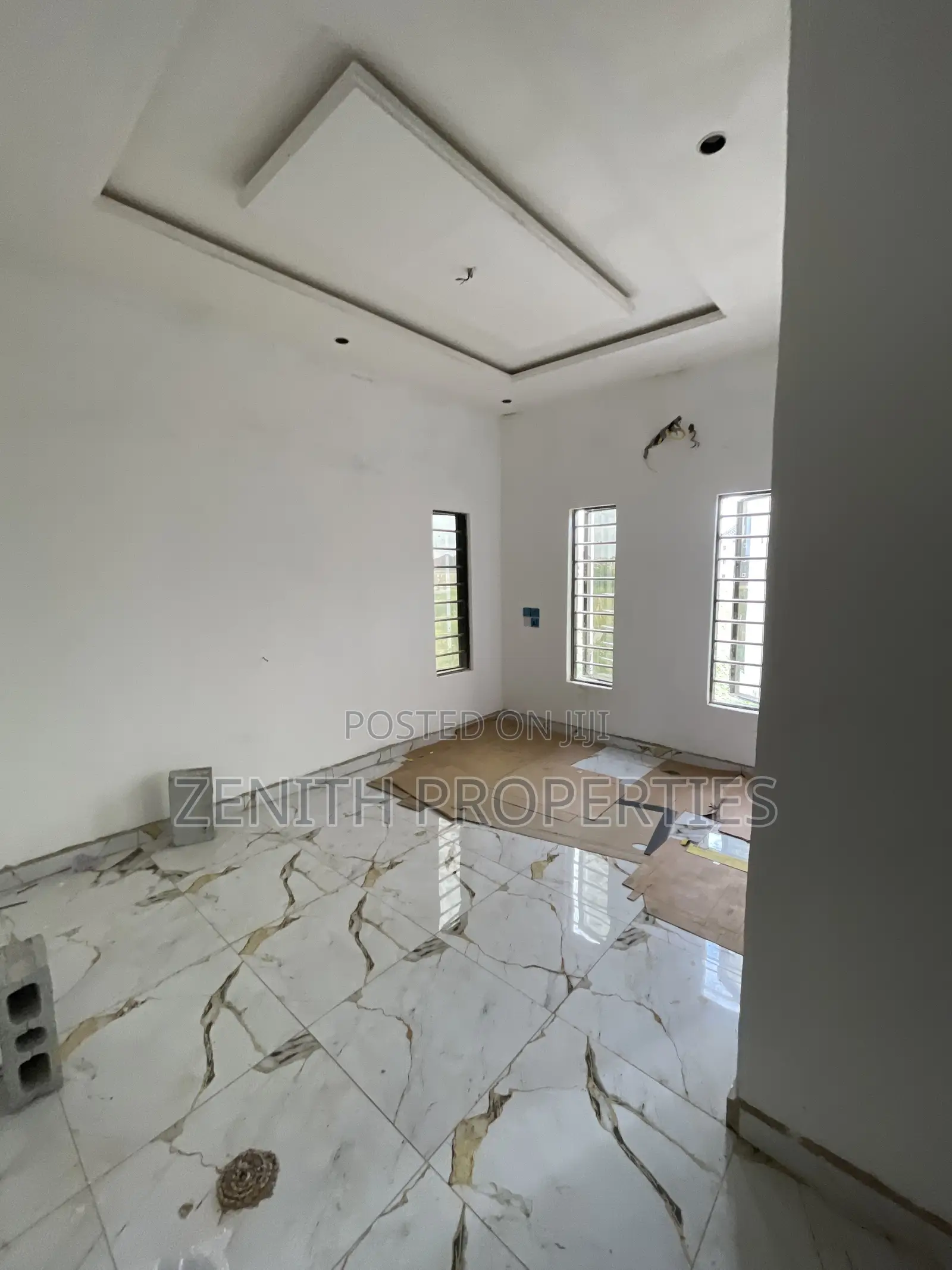 5bdrm Townhouse/Terrace in Zenith Properties, Round About for sale