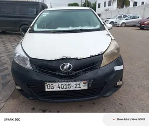 Toyota Vitz 2012 White