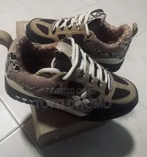 Original Louis Vuitton Skate Brown Snake Skin