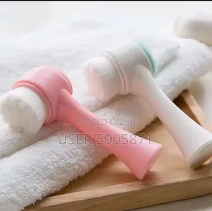 Face Cleansing Brush