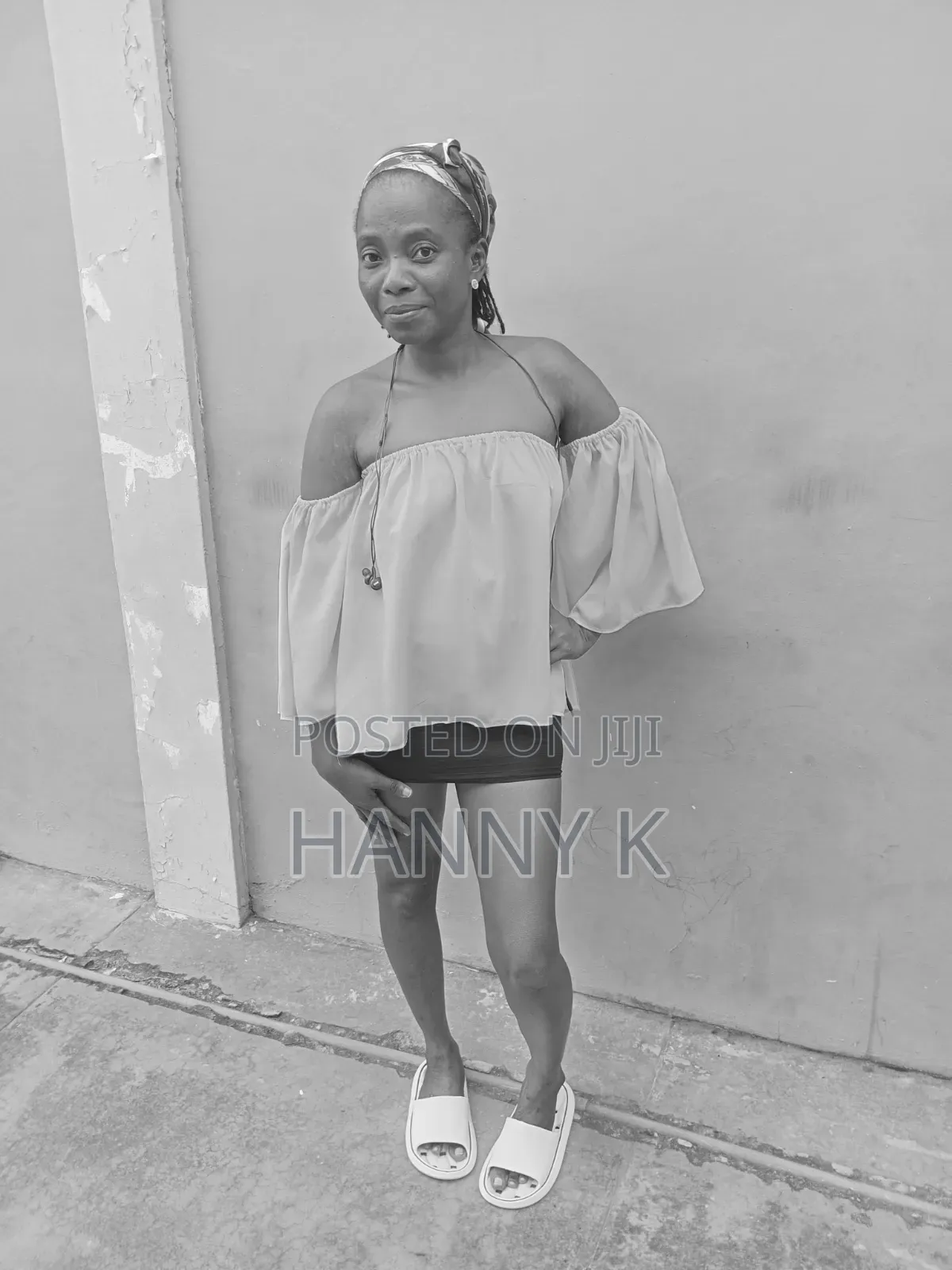 Househelp Livein Receptionist,Shop or Bar Attendant,Cook