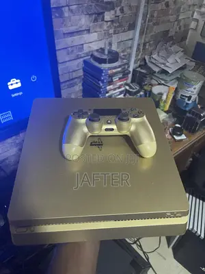 PlayStation 4 Slim Golden Edition With 10 Games
