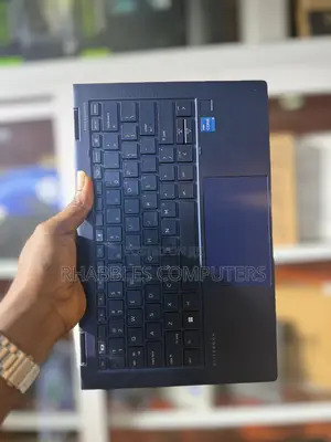 New Laptop HP Dragonfly G2 16GB Intel Core i5 SSD 256GB