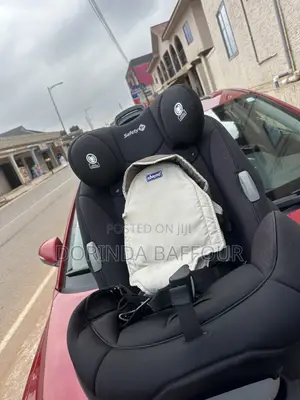 Chicco Child Car Seat – Excellent Condition