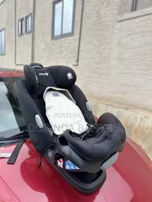 Chicco Child Car Seat – Excellent Condition