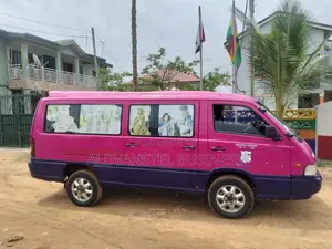 Bus 2002 Pink
