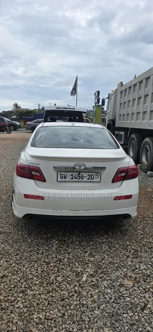 Toyota Camry LE 4dr Sedan (2.5L 4cyl 6AM) 2010 White