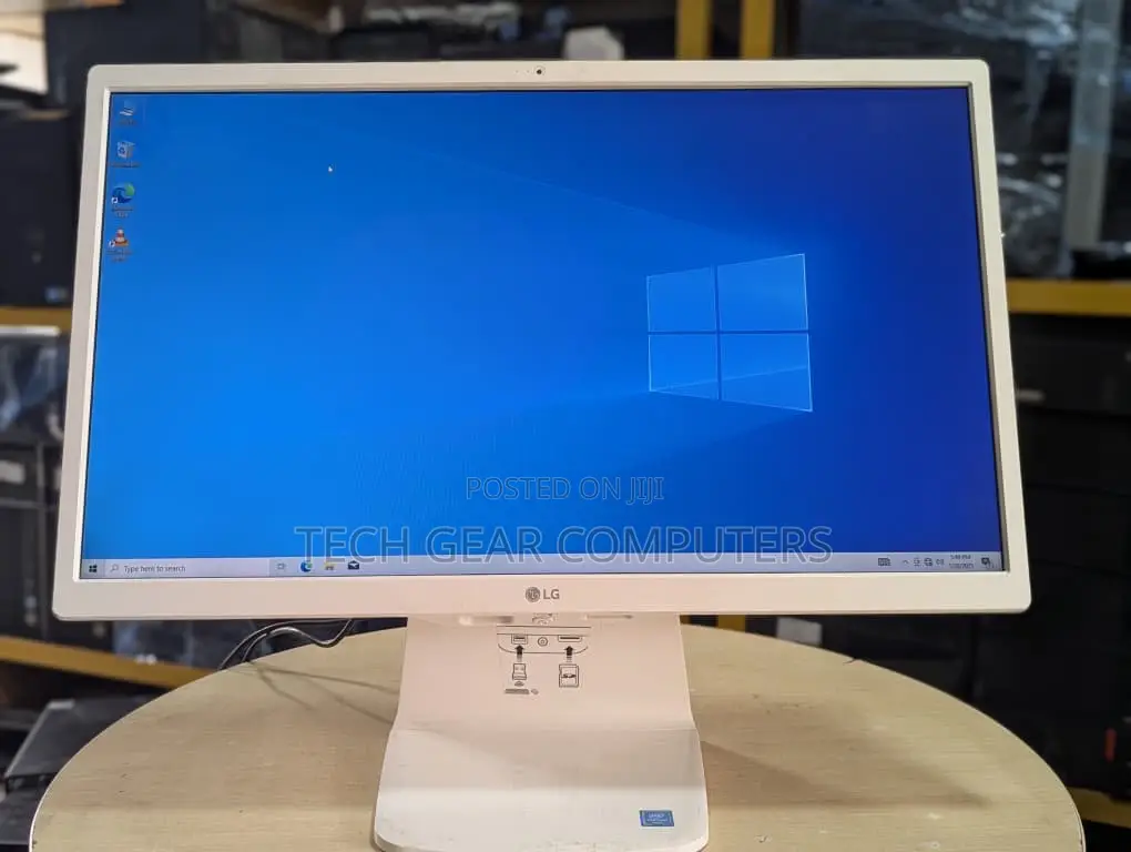 Desktop Computer 8GB Intel Pentium SSD 128GB