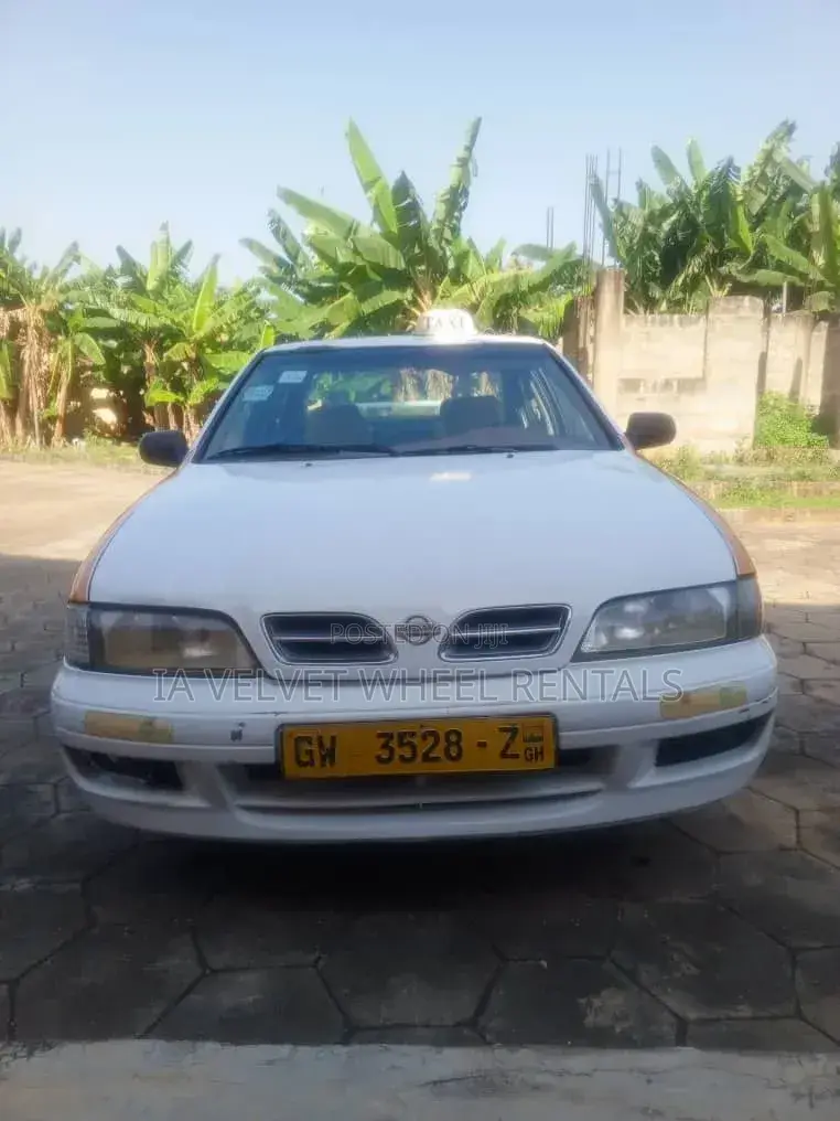 Nissan Primera 2010 White