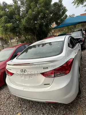 Hyundai Elantra Limited Sedan FWD (1.8L 4cyl 6A) 2013 White