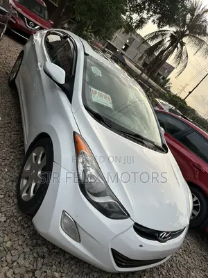 Hyundai Elantra Limited Sedan FWD (1.8L 4cyl 6A) 2013 White