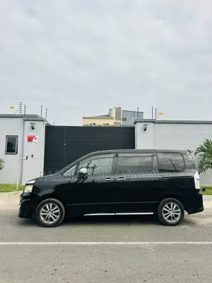 Toyota Voxy 2014 Black