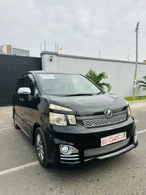 Toyota Voxy 2014 Black