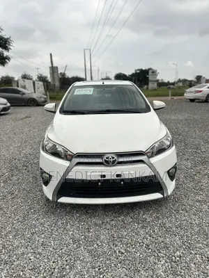 Toyota Yaris L Hatchback 5dr 2014 White