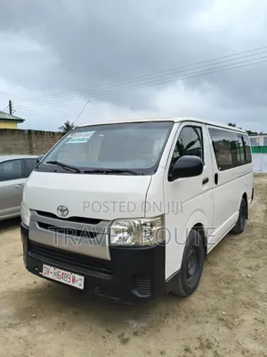 Toyota HiAce 2014 White
