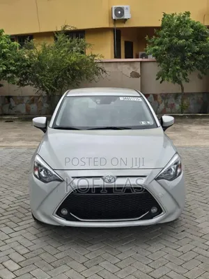 Toyota Yaris 2020 Gray