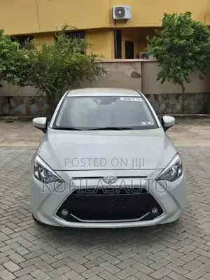 Toyota Yaris 2020 Gray
