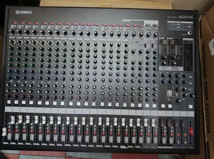 Yamaha MGP24X 24-Channels Hybrid Mixer