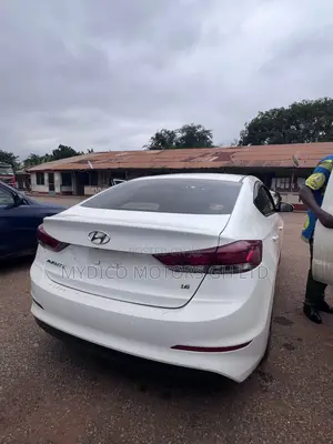 Hyundai Avante 2018 White