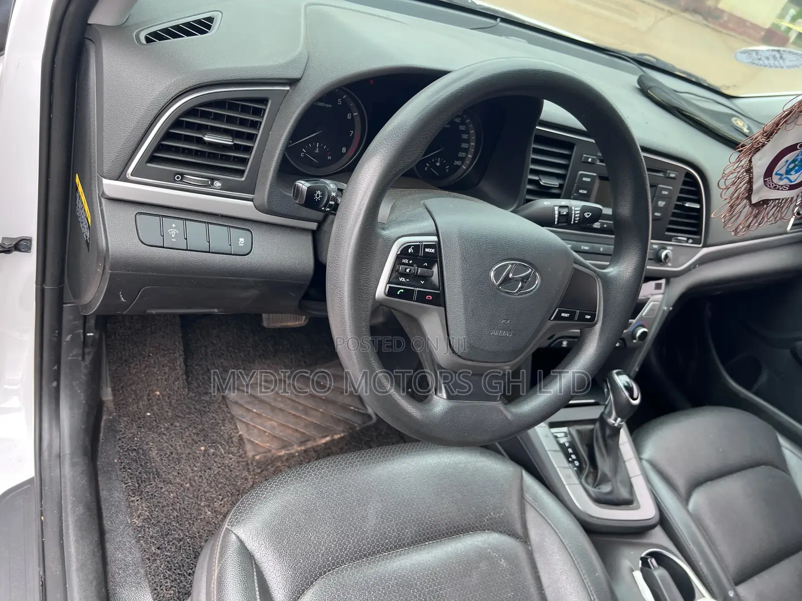 Hyundai Avante 2018 White
