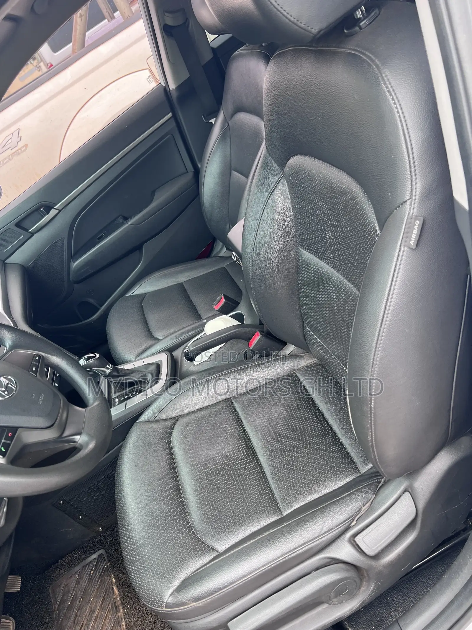 Hyundai Avante 2018 White