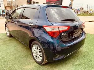 Toyota Vitz 1.5 FWD Hybrid 5dr 2017 Blue