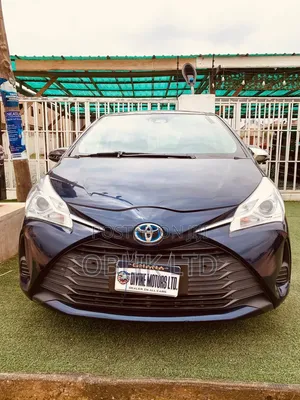Toyota Vitz 1.5 FWD Hybrid 5dr 2017 Blue