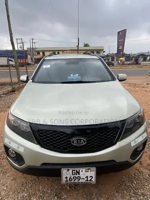 Kia Sorento 2011 Gold