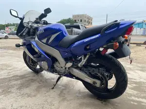 Yamaha YZF-R 2011 Blue
