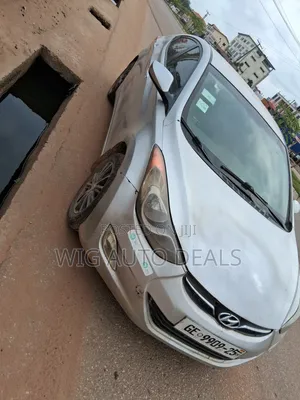 Hyundai Elantra 2013 Silver