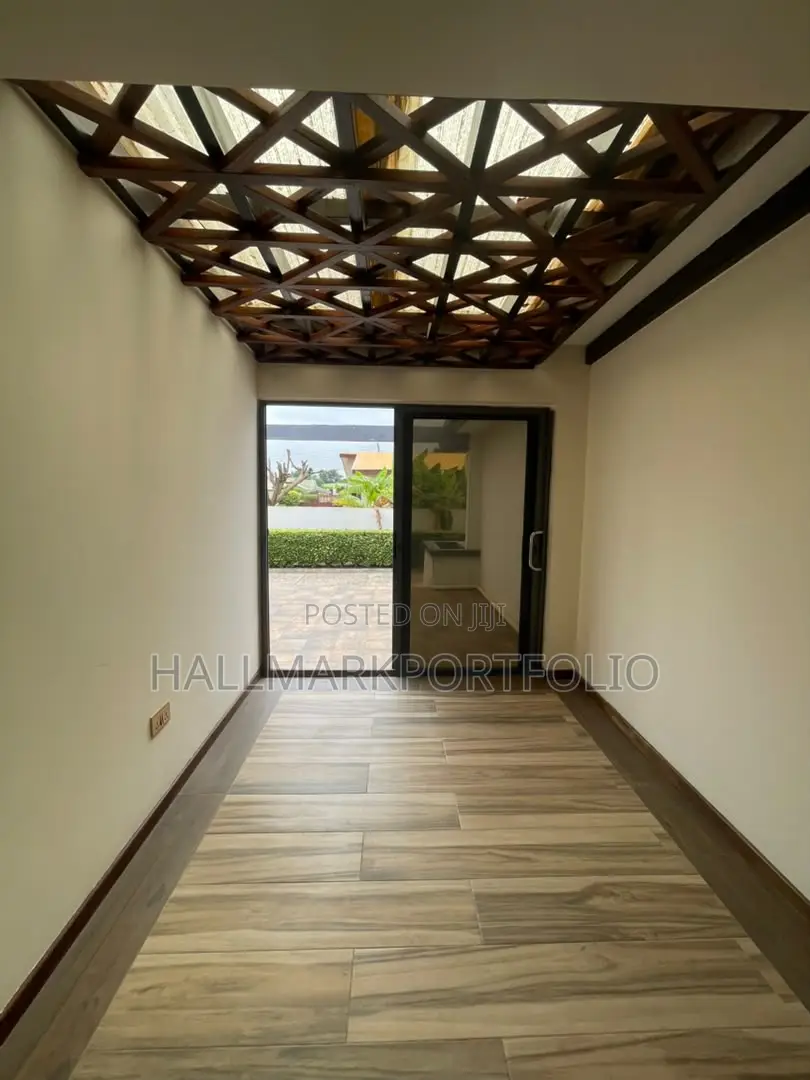 3bdrm House in Community 22, Tema Metropolitan for sale