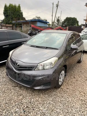 Toyota Vitz 2012 Gray