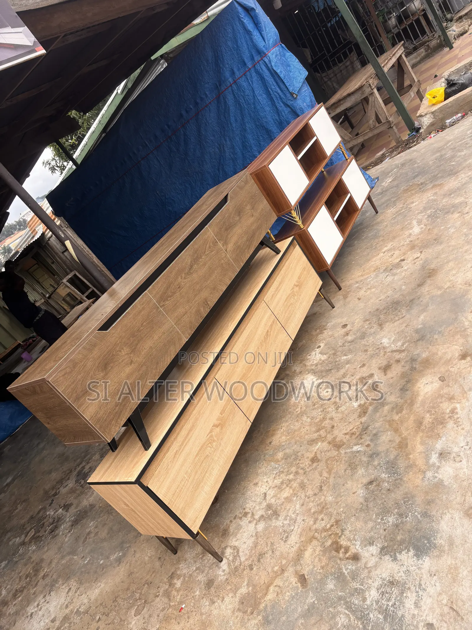 Laminated Stand